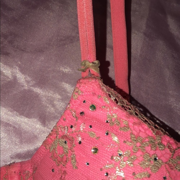 Victoria Secret Bra - Picture 4 of 5